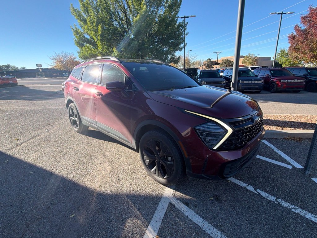 Used 2025 Red Kia X-Line image 3