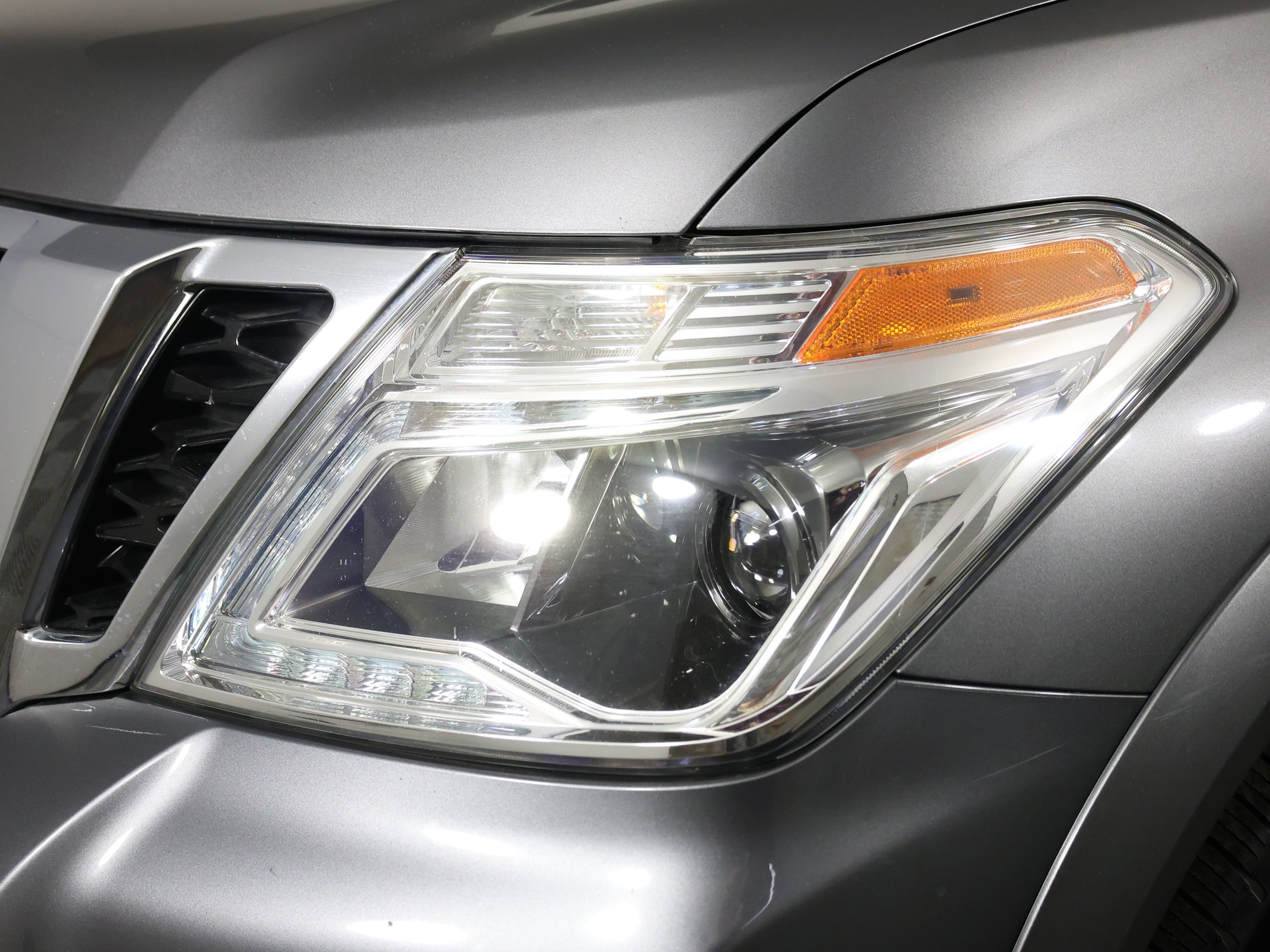 Used 2020 Gun Metallic Nissan SL image 22