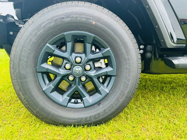 New 2026 Black Clearcoat Jeep 85th Anniversary Edition image 29