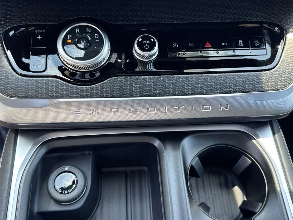 New 2026 White Ford Platinum image 34