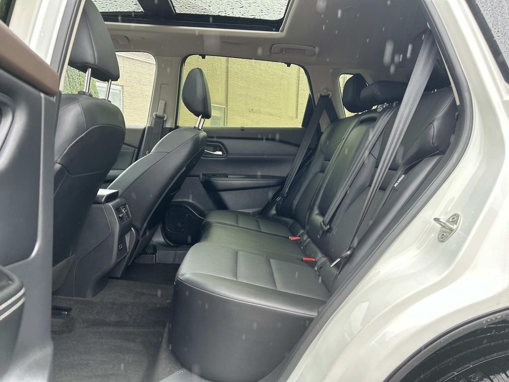 Used 2023 White Nissan SV image 15