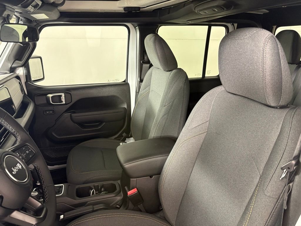 New 2026 Bright White Clear-Coat Exterior Paint Jeep Sport S image 23