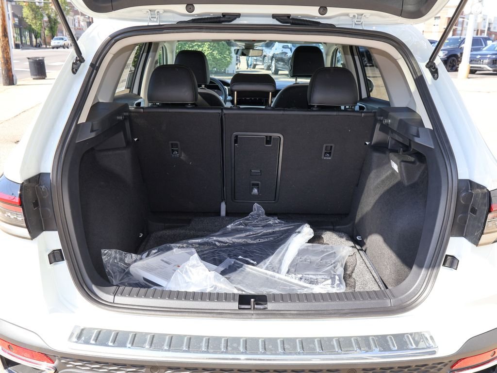 New 2026 White Volkswagen 1.5T SE image 10