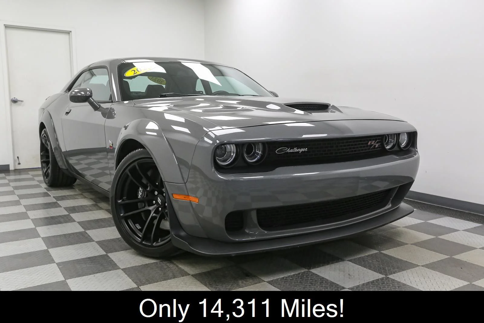 Used 2023 Destroyer Gray Clearcoat Dodge R/T Scat Pack Widebody image 2