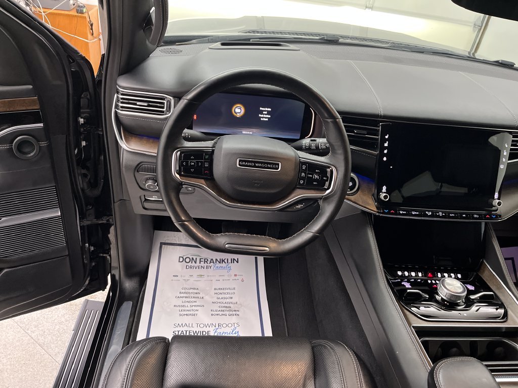 Used 2024 Black Jeep Base image 15