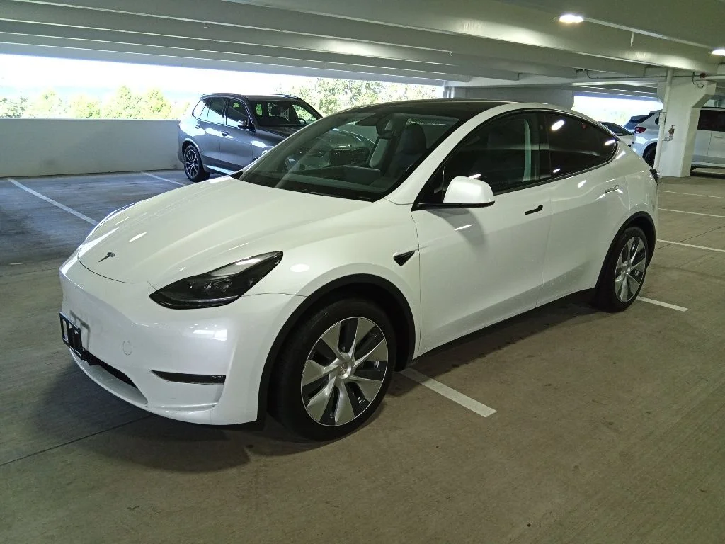 2023 Tesla Model Y's photo