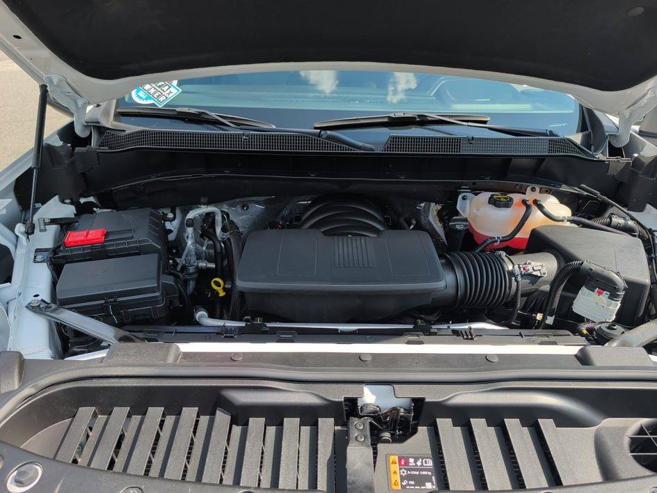 Used 2024 Summit White Chevrolet RST image 28