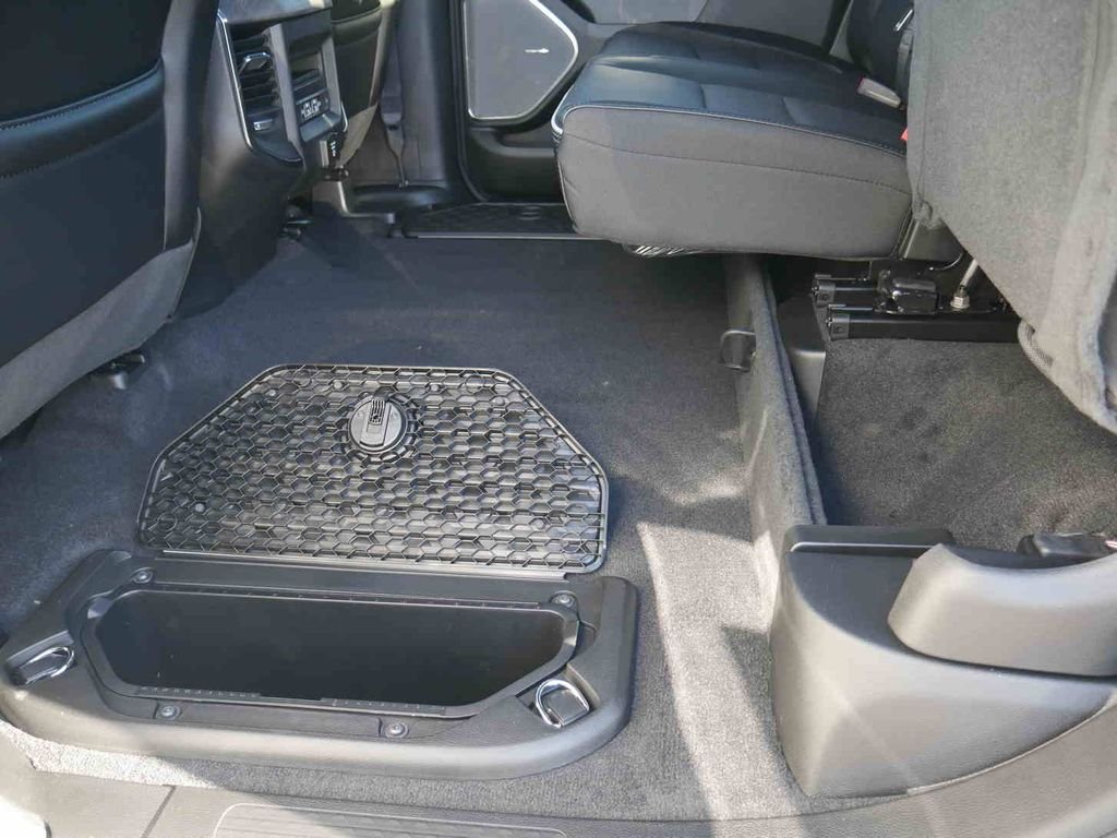 New 2026 Bright White Clear-Coat Exterior Paint RAM LARAMIE image 19