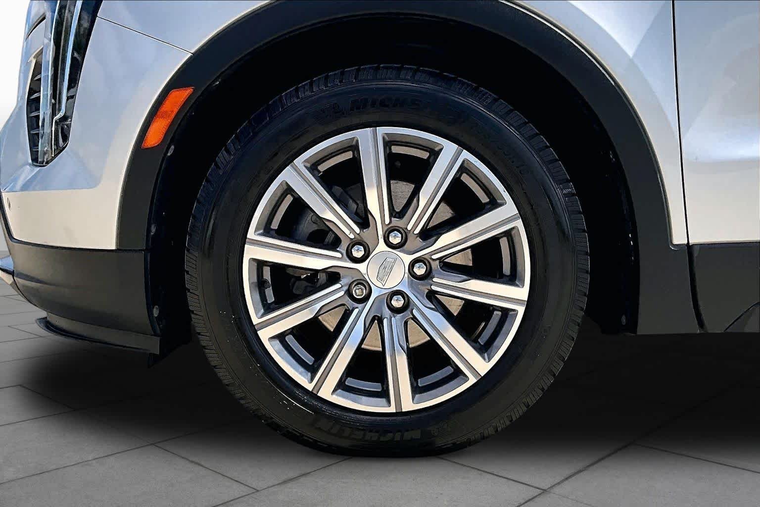 Used 2020 Radiant Silver Metallic Cadillac FWD Sport image 21