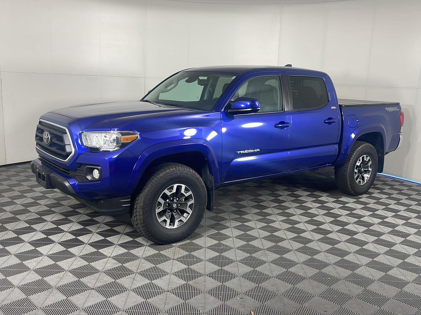 Used 2023 Blue Crush Metallic Toyota SR5 image 1