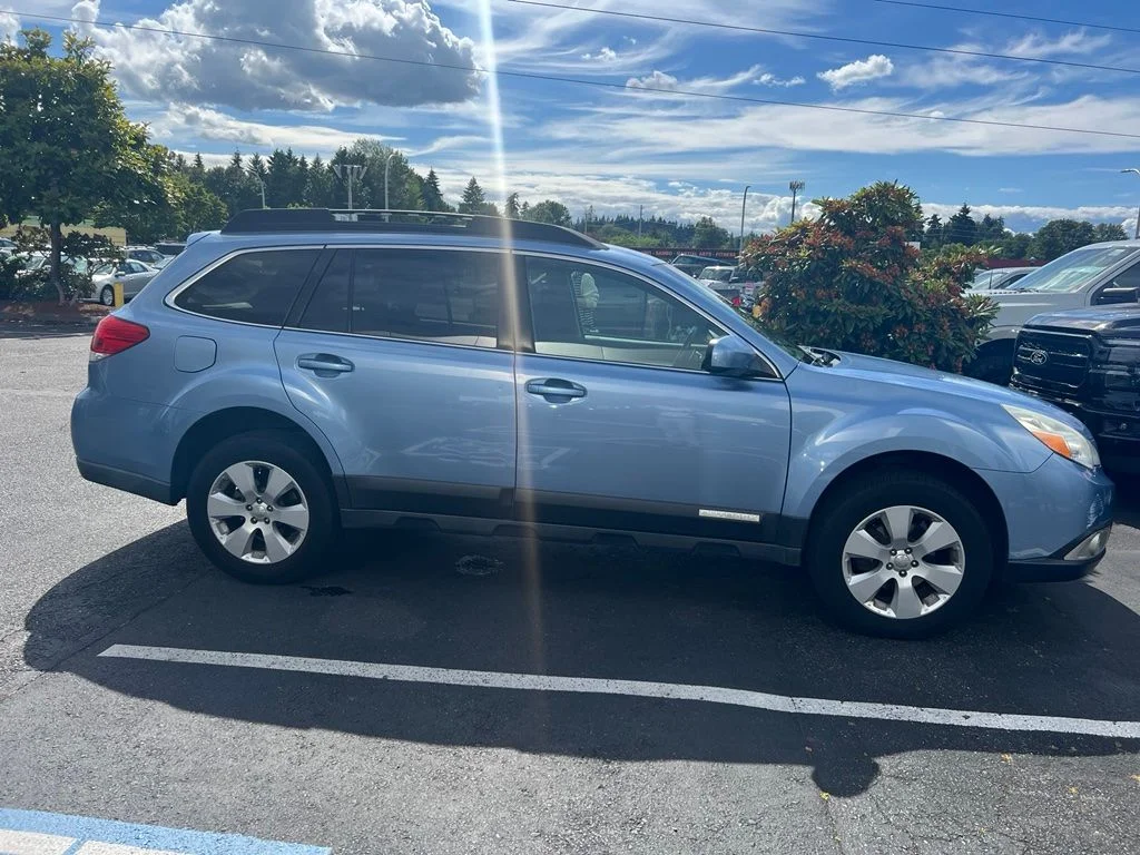 2010 Subaru Outback I Premium - Photo 9