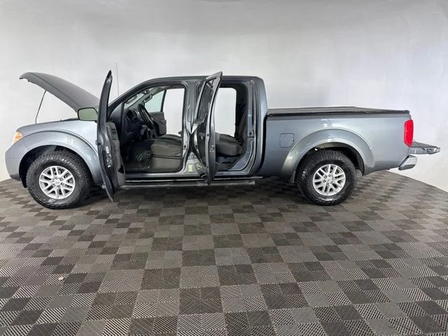 Used 2016 Gray Nissan SV image 9