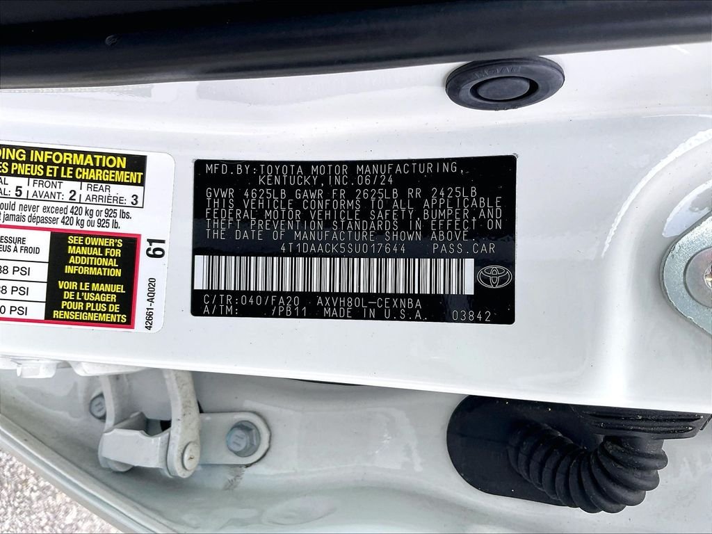 Used 2025 Ice Toyota LE image 32
