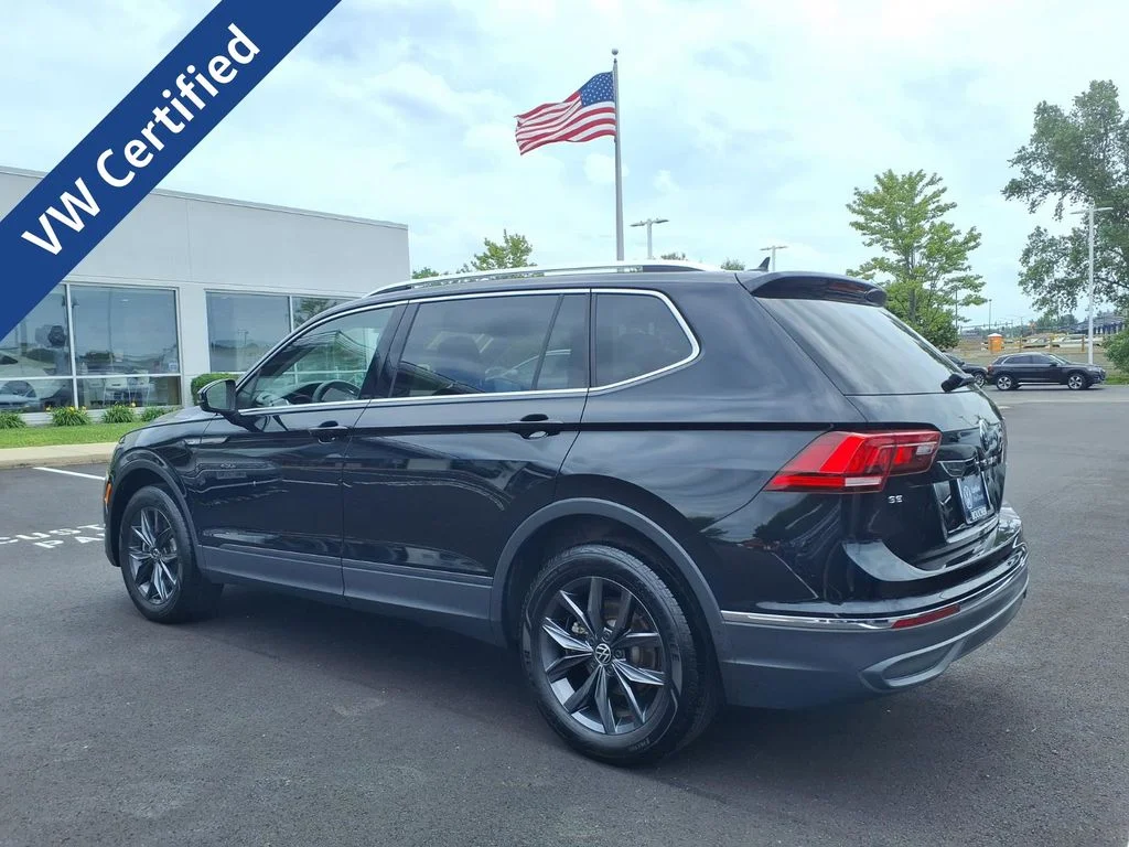 Certified Used 2023 Deep Black Volkswagen 2.0T SE 4-Motion image 4