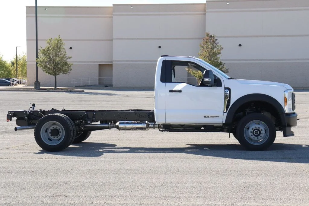 2026 Ford F-550 Super Duty Chassis Cab XL - Photo 9