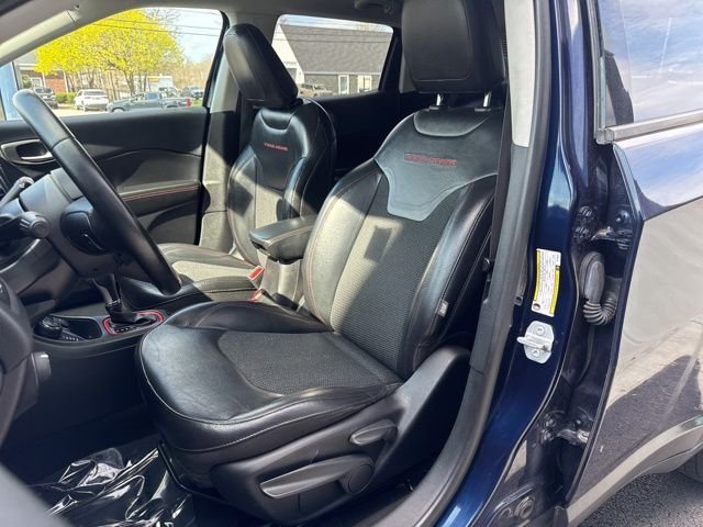 Used 2019 Blue Jeep Trailhawk image 10