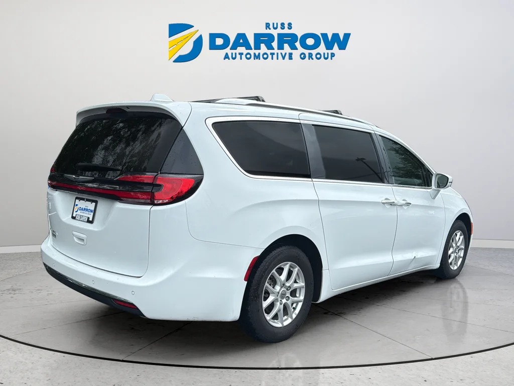 Used 2021 White Chrysler Touring L image 5