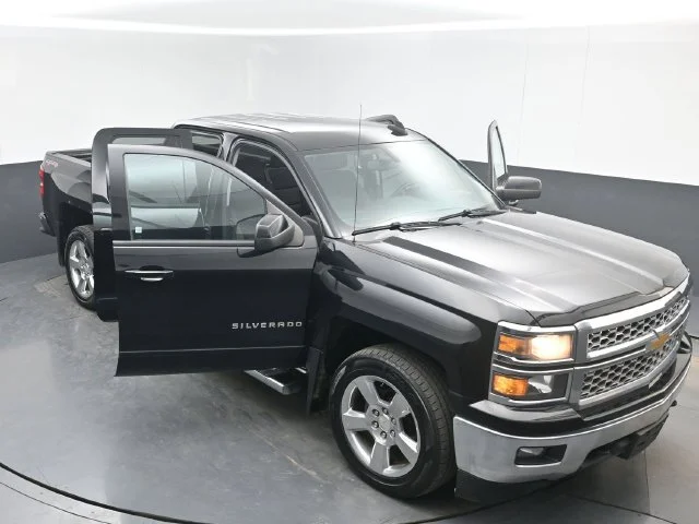 Used 2015 Black Chevrolet LT image 46
