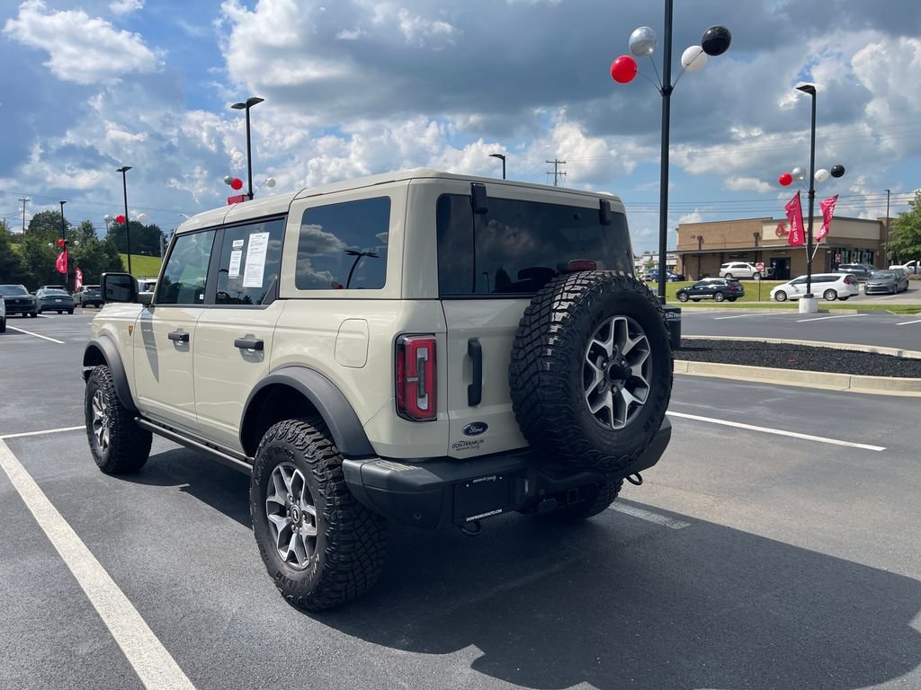 Used 2025 Beige Ford Badlands image 3