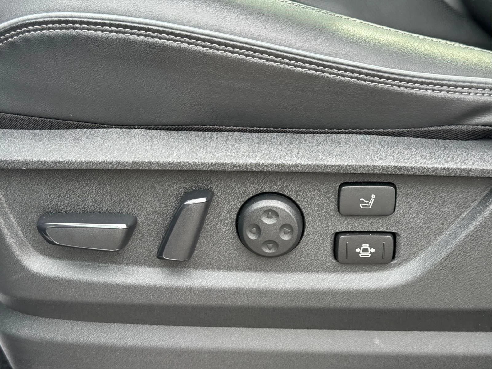 Certified Used 2025 Dynamic Metal INFINITI SENSORY image 18