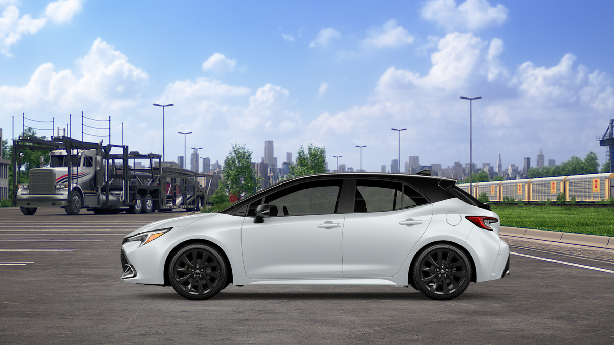 New 2027 Wind Chill Pearl with Black roof Toyota XSE image 4