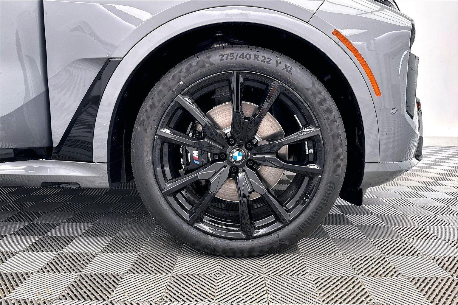 New 2027 Skyscraper Grey Metallic BMW M60i image 37