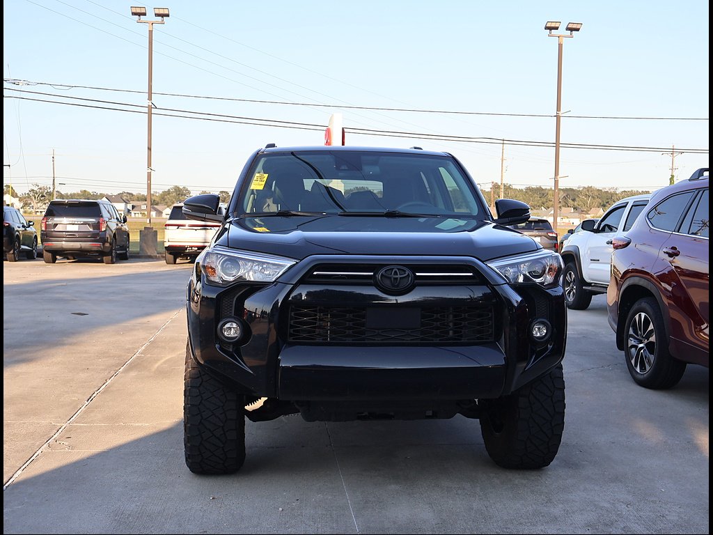 Used 2022 Midnight Black Metallic Toyota SR5 Premium image 2