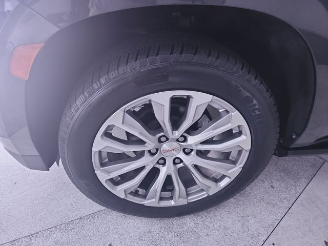 Used 2022 Green GMC Denali image 10