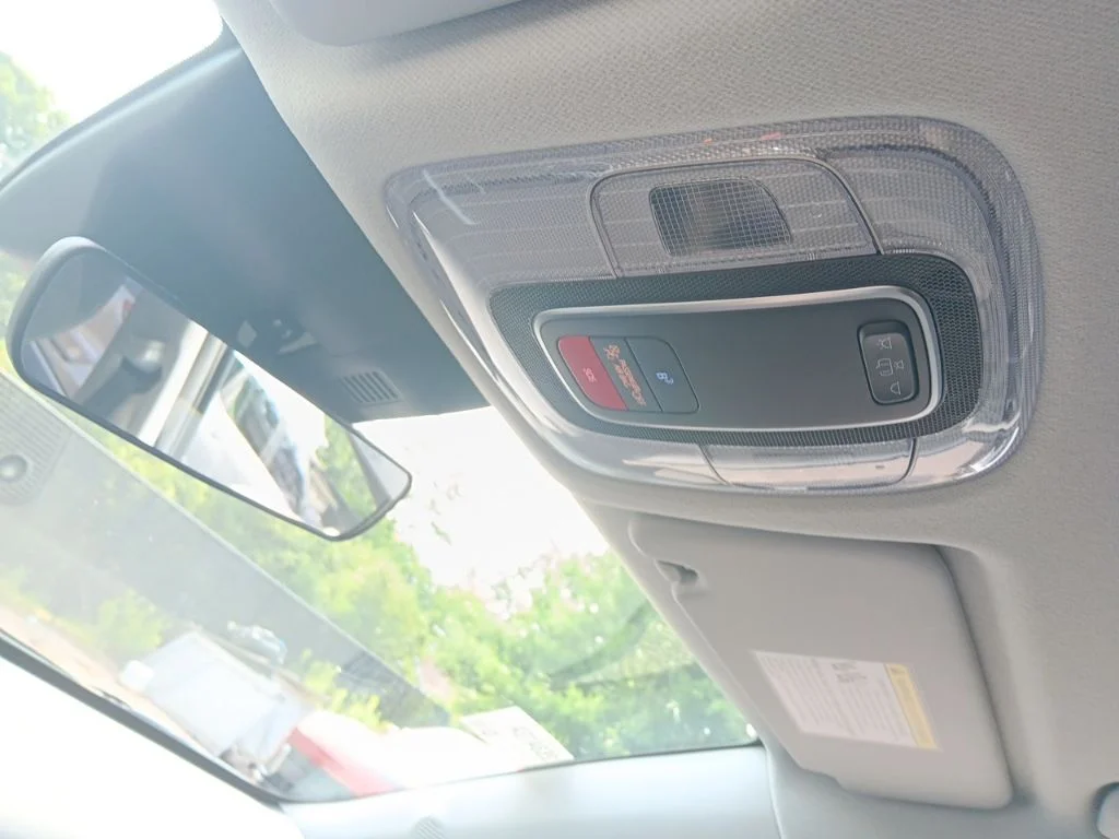 Used 2025 Abyss Black Pearl Hyundai SEL image 27