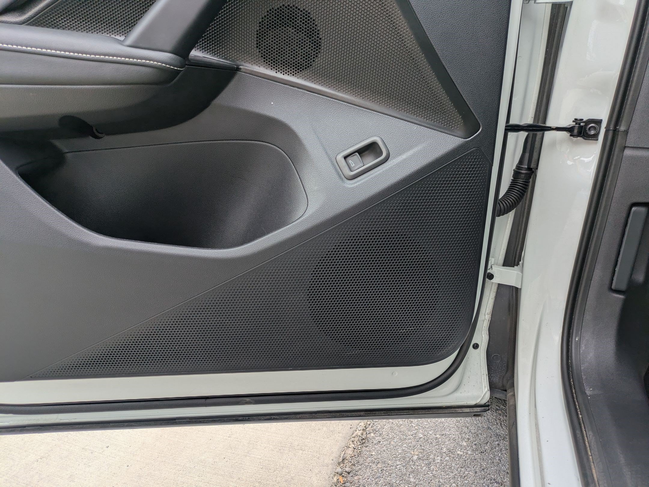 Certified Used 2025 Opal White Pearl Volkswagen SE R-Line Black image 14