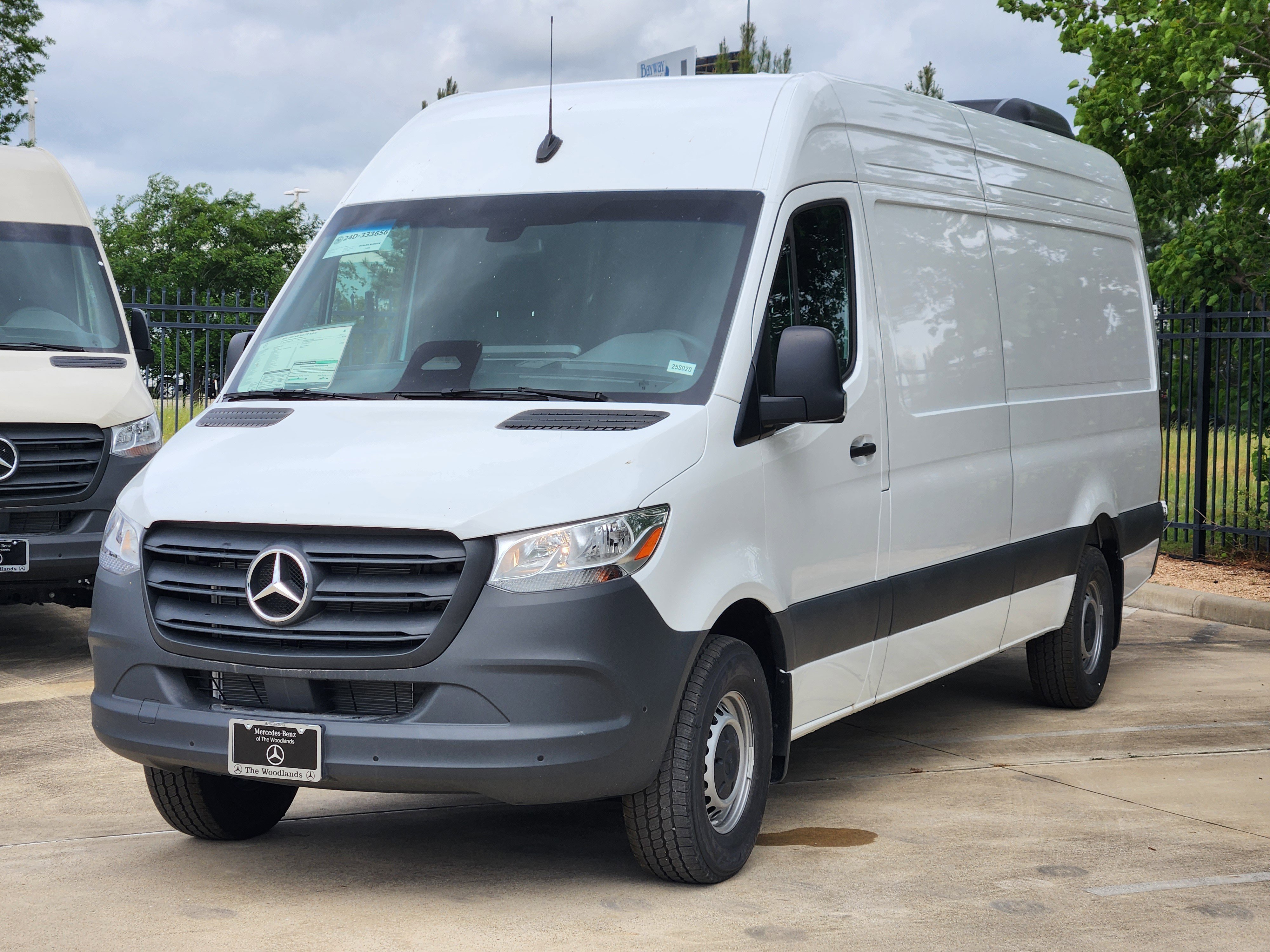 New 2025 Arctic White Mercedes-Benz Cargo 170 WB image 4