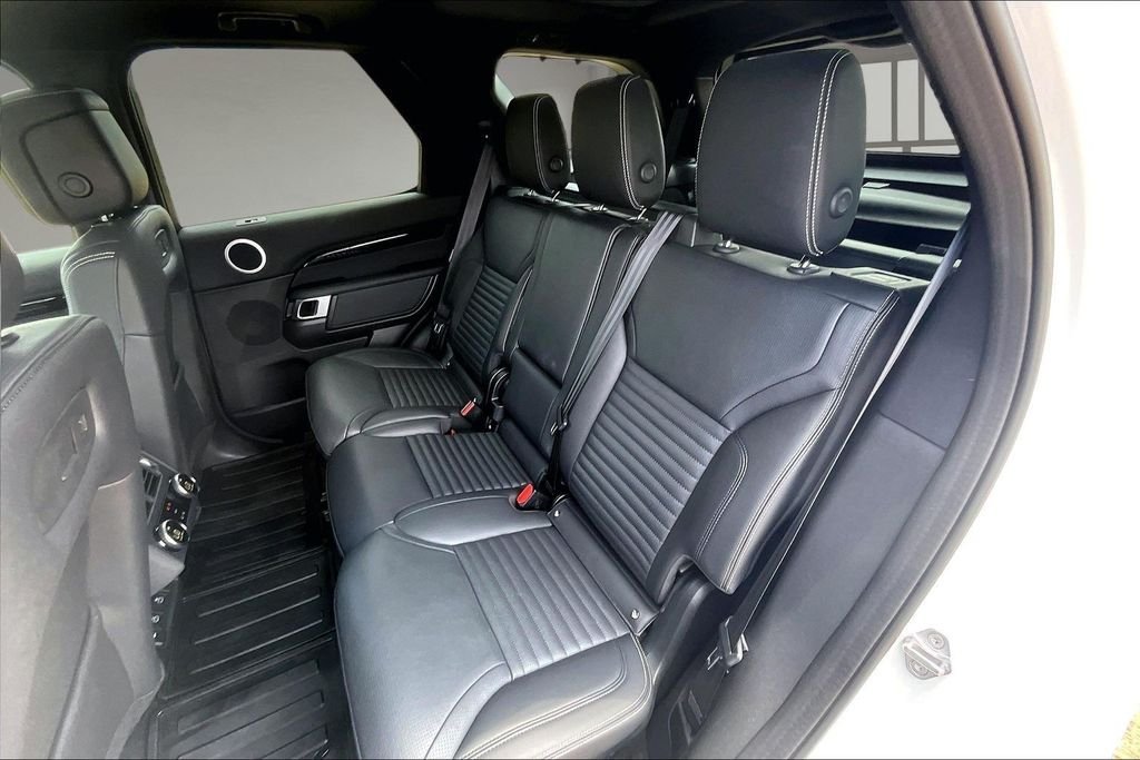 Used 2025 White Land Rover S image 27