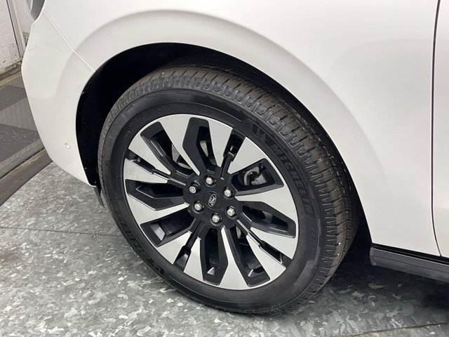 Used 2025 Star White Metallic Tri-Coat Ford Platinum image 40