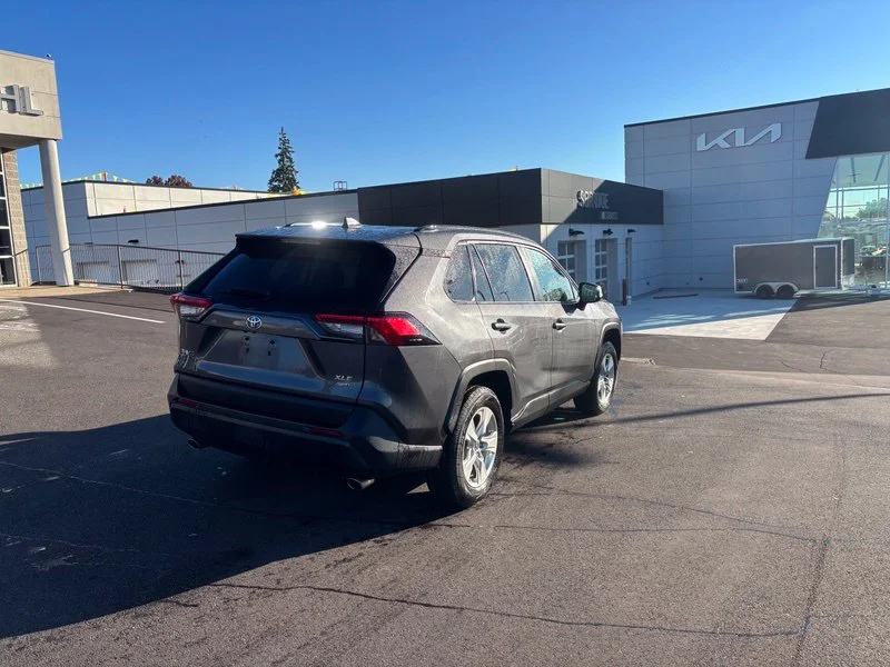 Used 2019 Gray Toyota XLE image 8