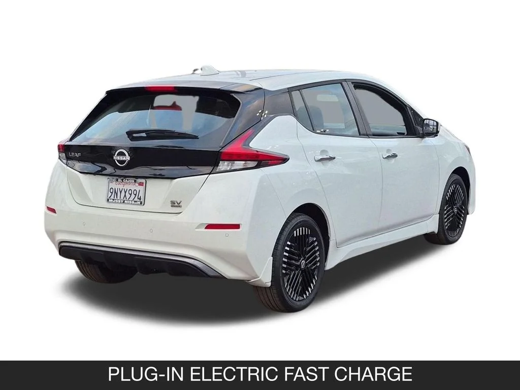 Used 2023 White Nissan SV Plus image 9