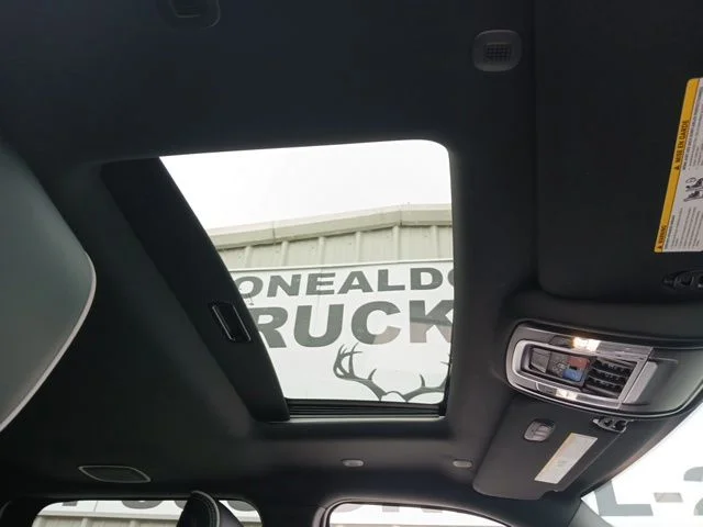 New 2026 Bright White Clear-Coat Exterior Paint RAM Laramie image 31