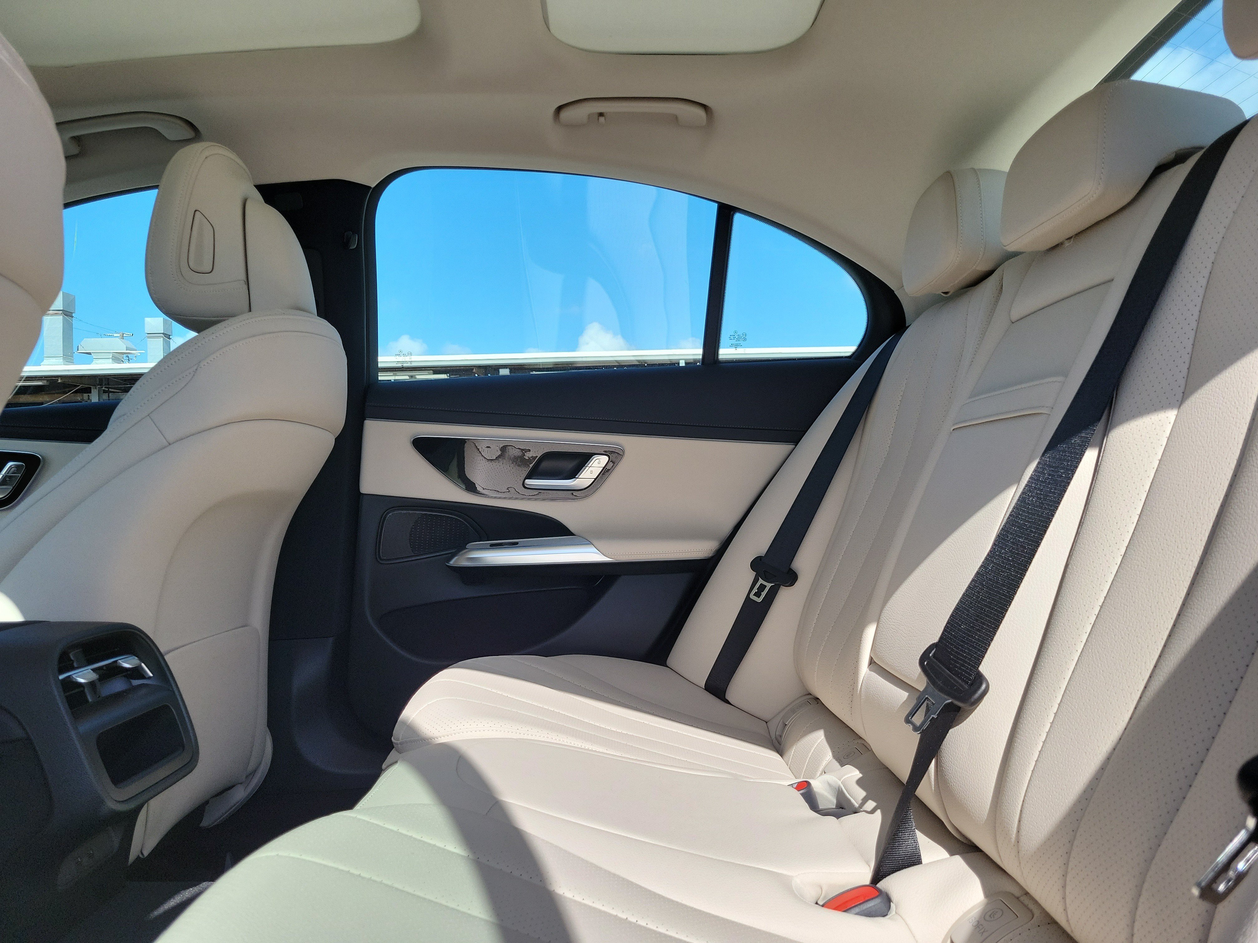 New 2026 Polar White Mercedes-Benz E 350 image 40