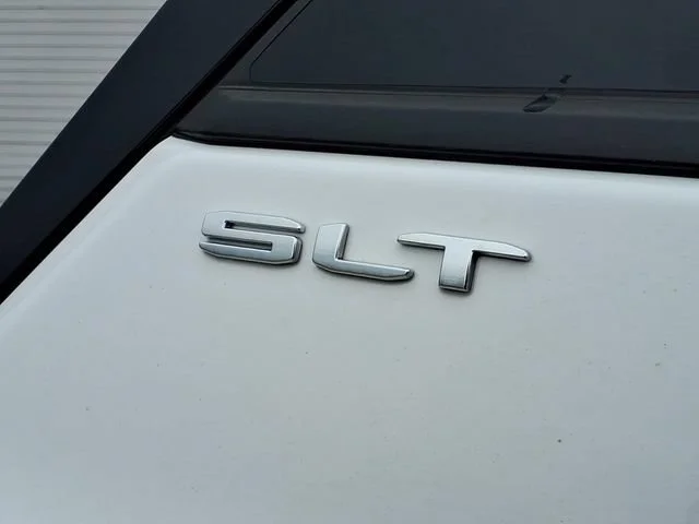 Used 2024 Summit White GMC SLT image 26