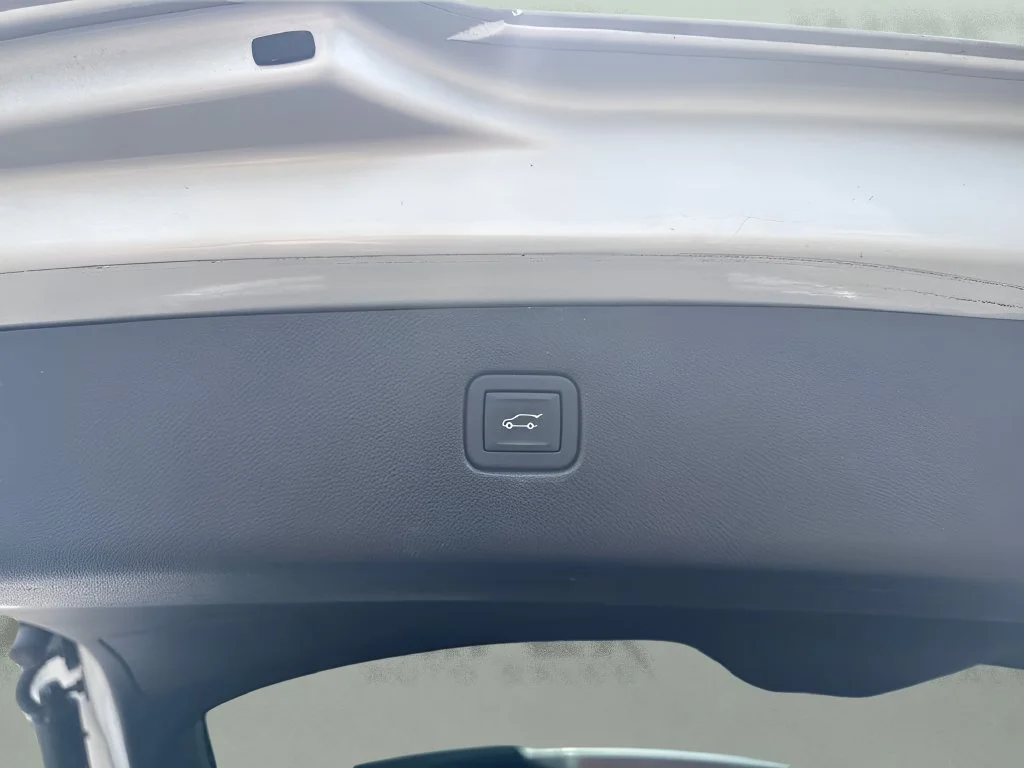 Used 2022 Silver Ice Metallic Chevrolet 2LT image 12
