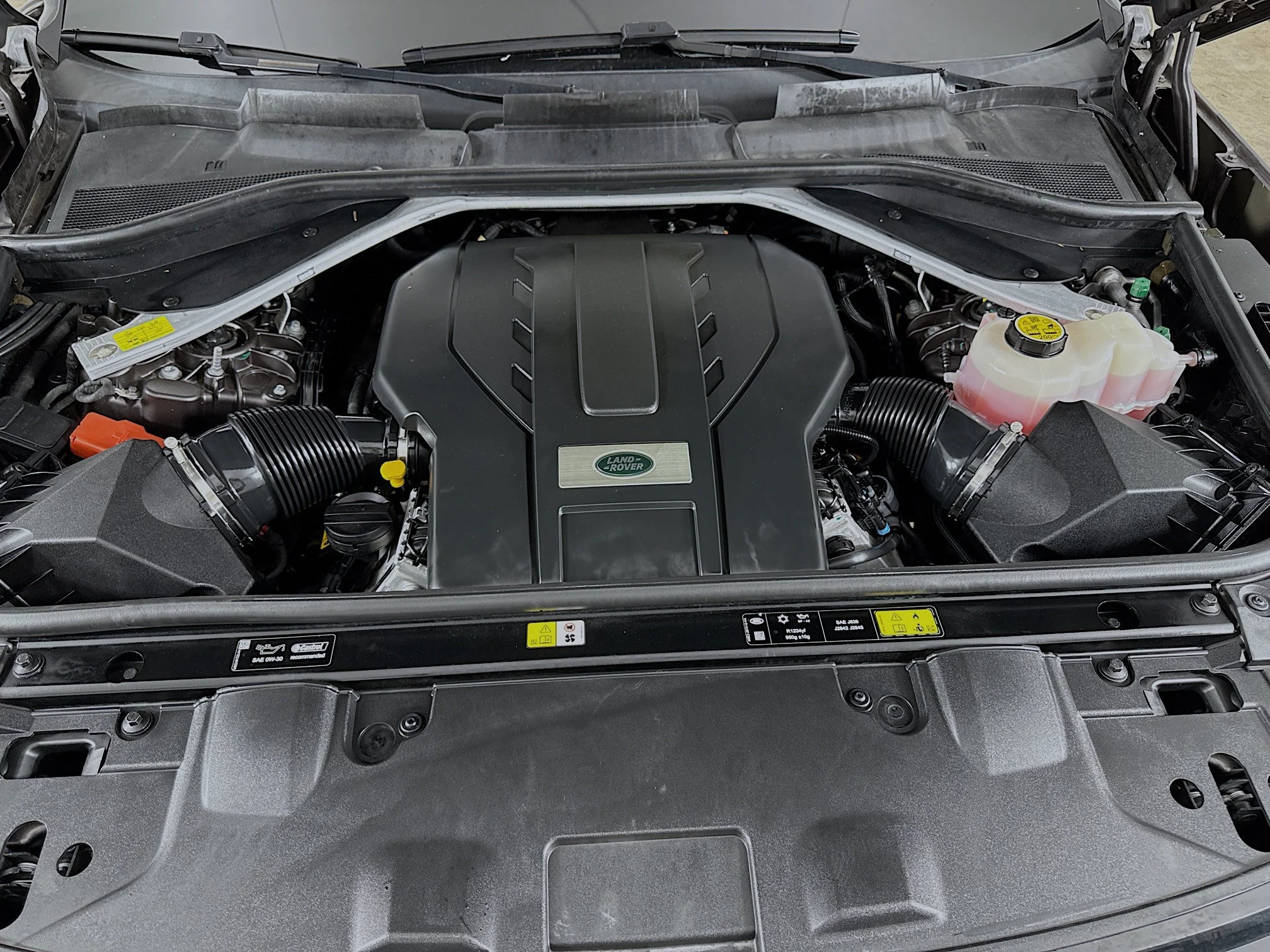 Used 2023 Gray Land Rover SE image 33