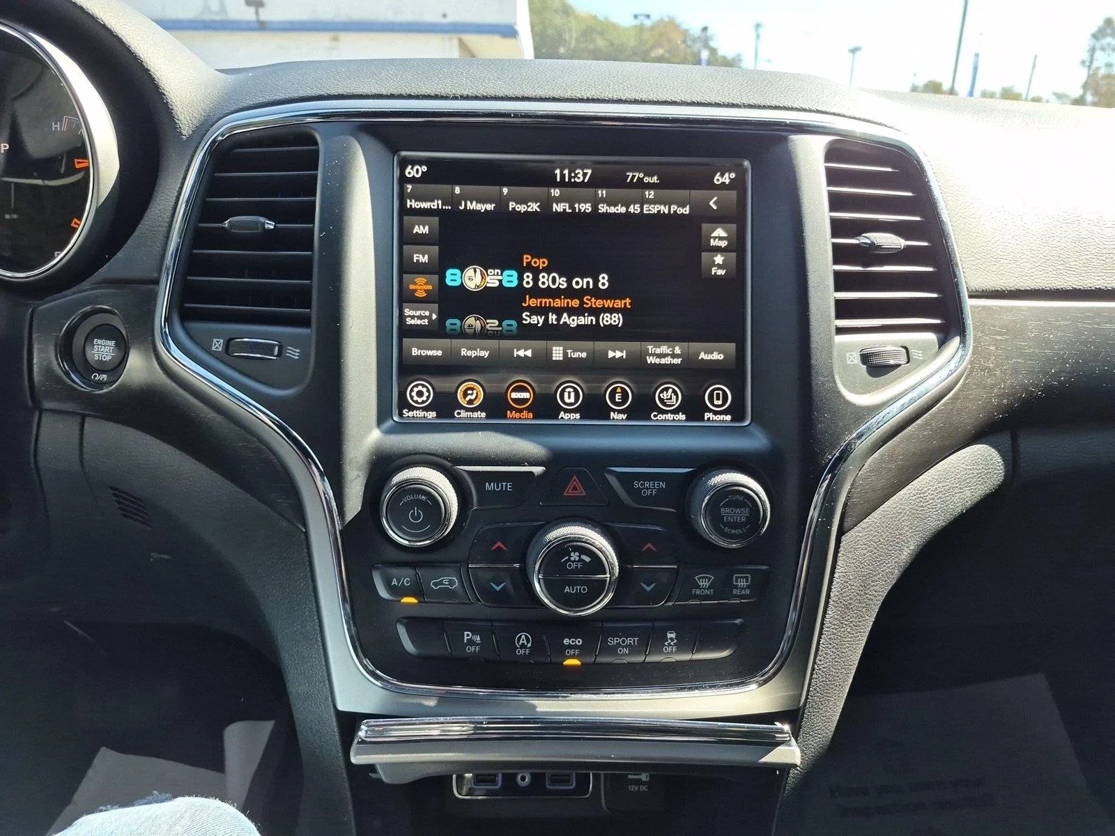 Used 2018 Bright White Clearcoat Jeep Altitude image 23