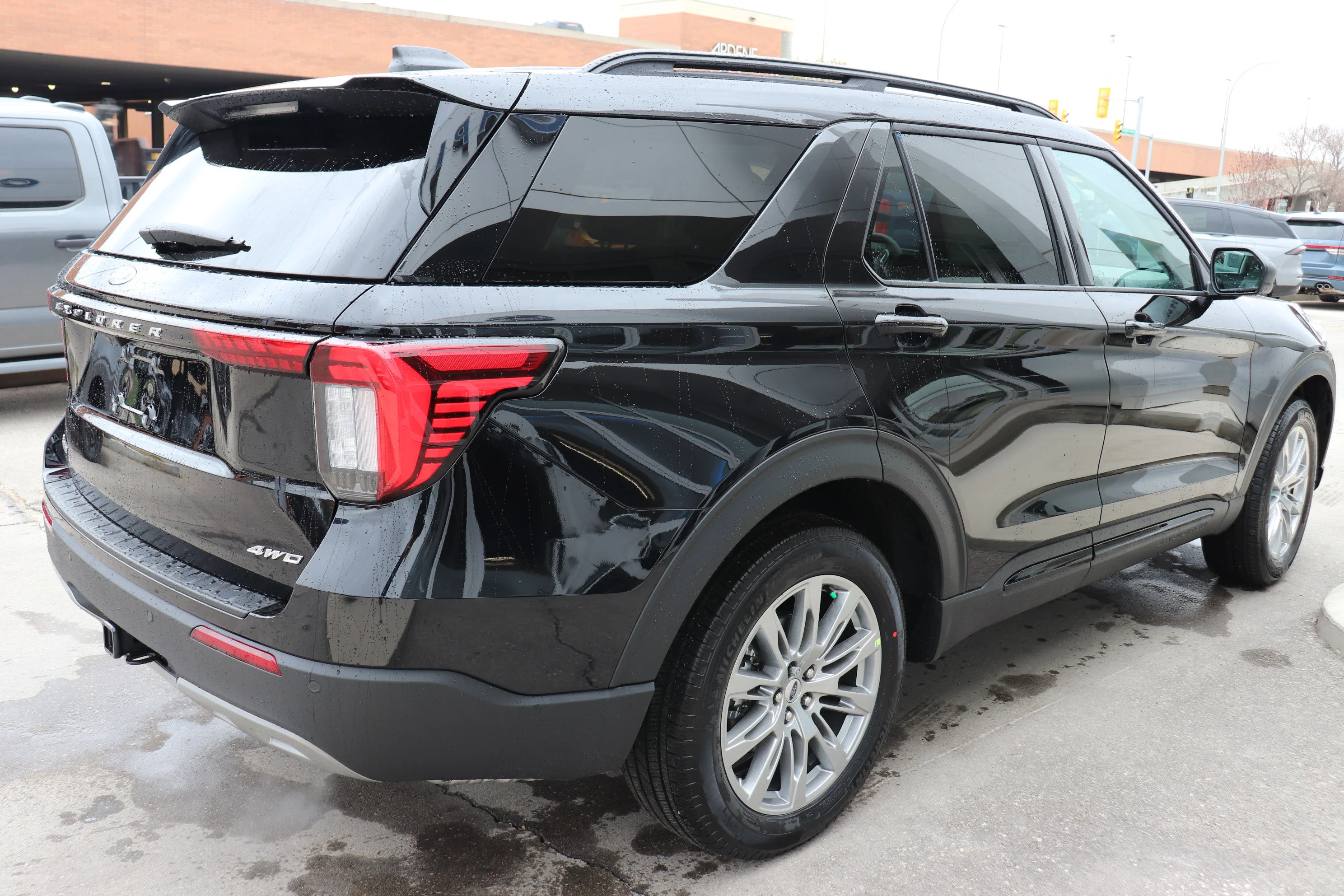 New 2026 AGATE BLACK Ford Active w/200A Pkg image 4