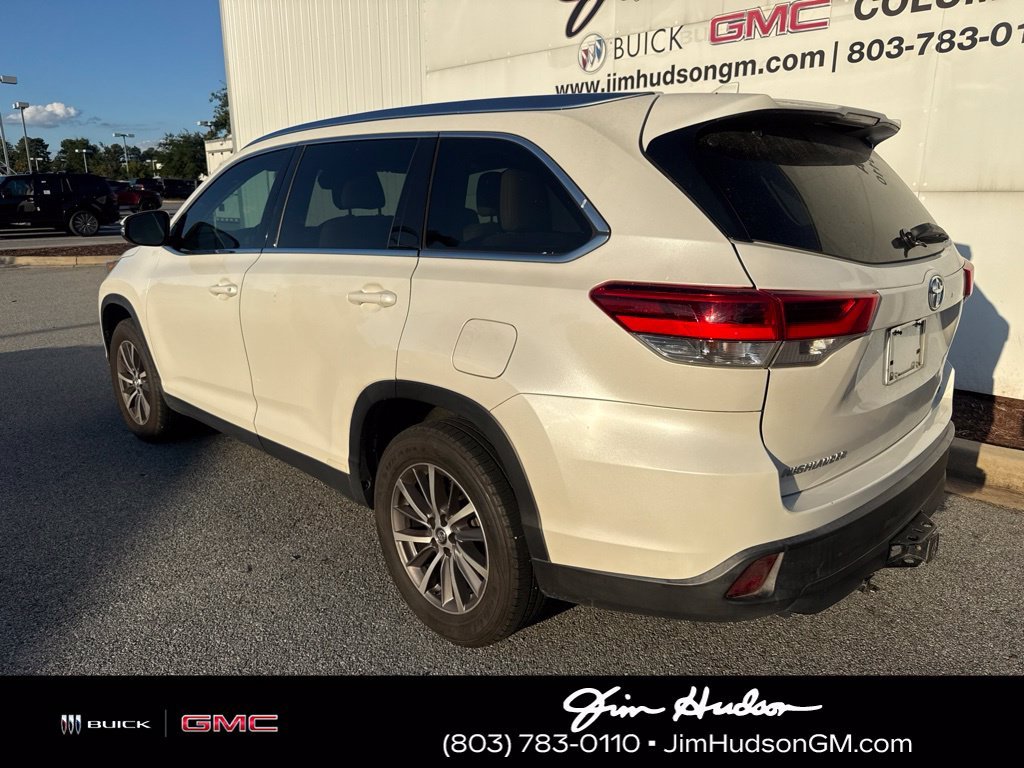 Used 2019 White Toyota XLE image 2