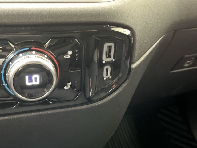 Used 2026 Onyx Black GMC Elevation image 25