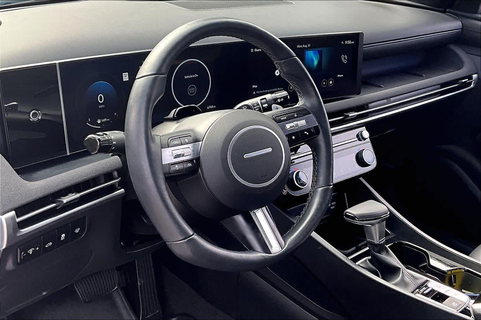 Used 2025 Atlas White Hyundai Limited image 18