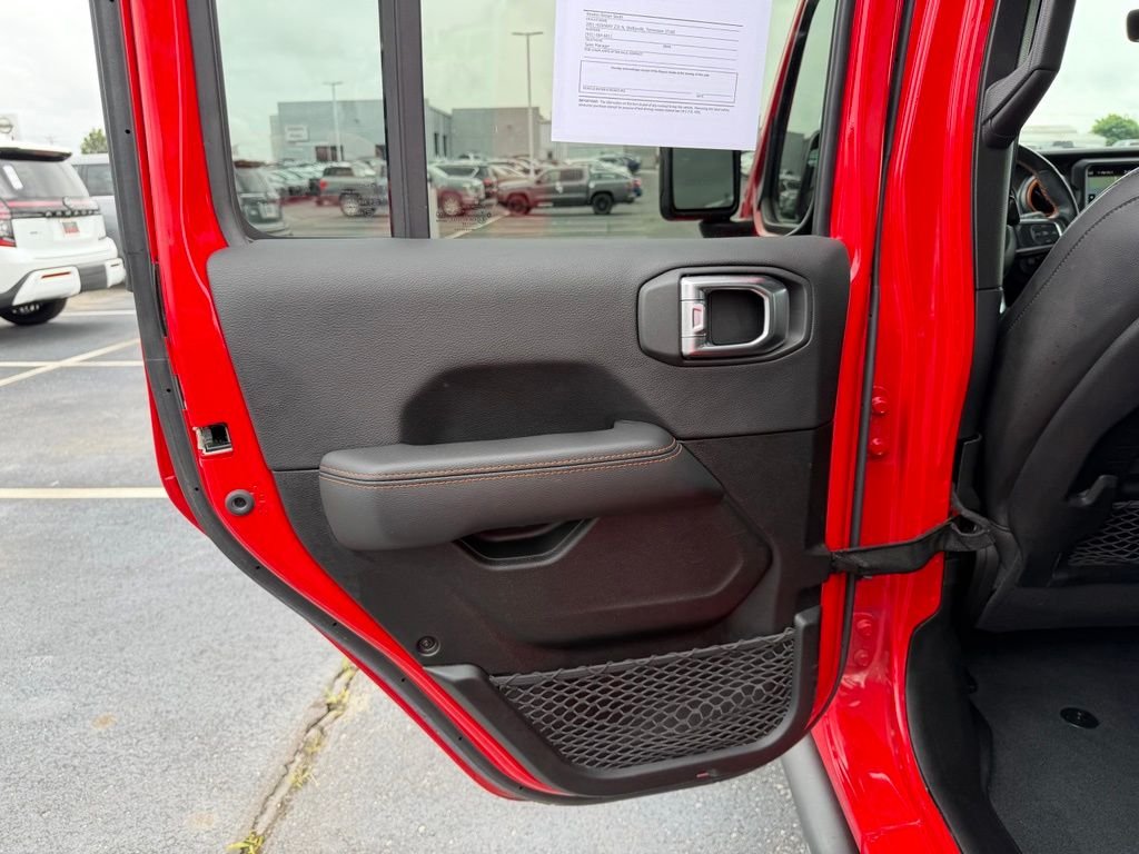 Used 2022 Red Jeep Mojave image 16