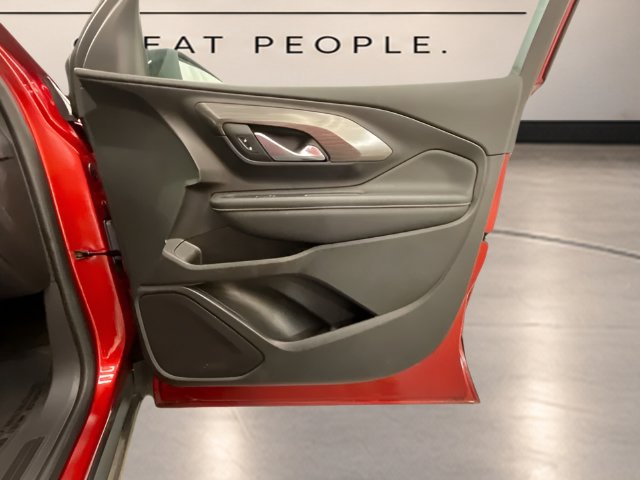 Used 2024 Volcanic Red Tintcoat GMC SLT image 22