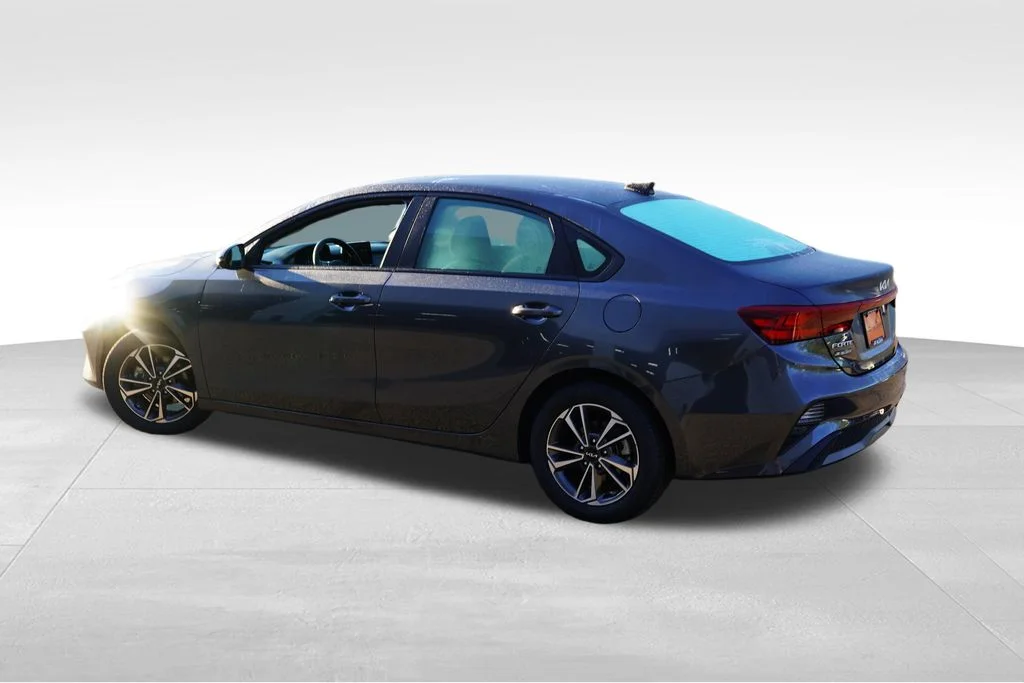 Used 2023 Gravity Gray Kia LXS image 8