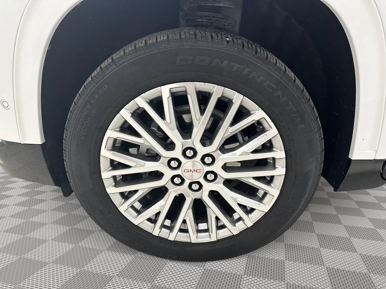Used 2026 Summit White GMC Denali image 32