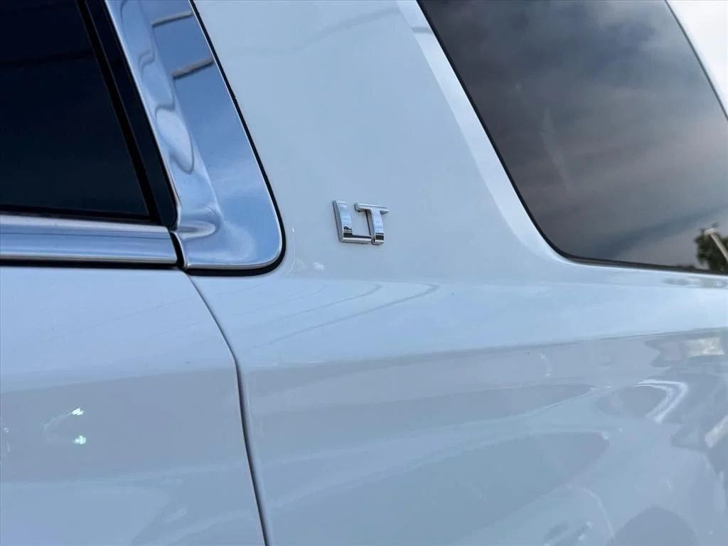 Used 2020 White Chevrolet LT image 32